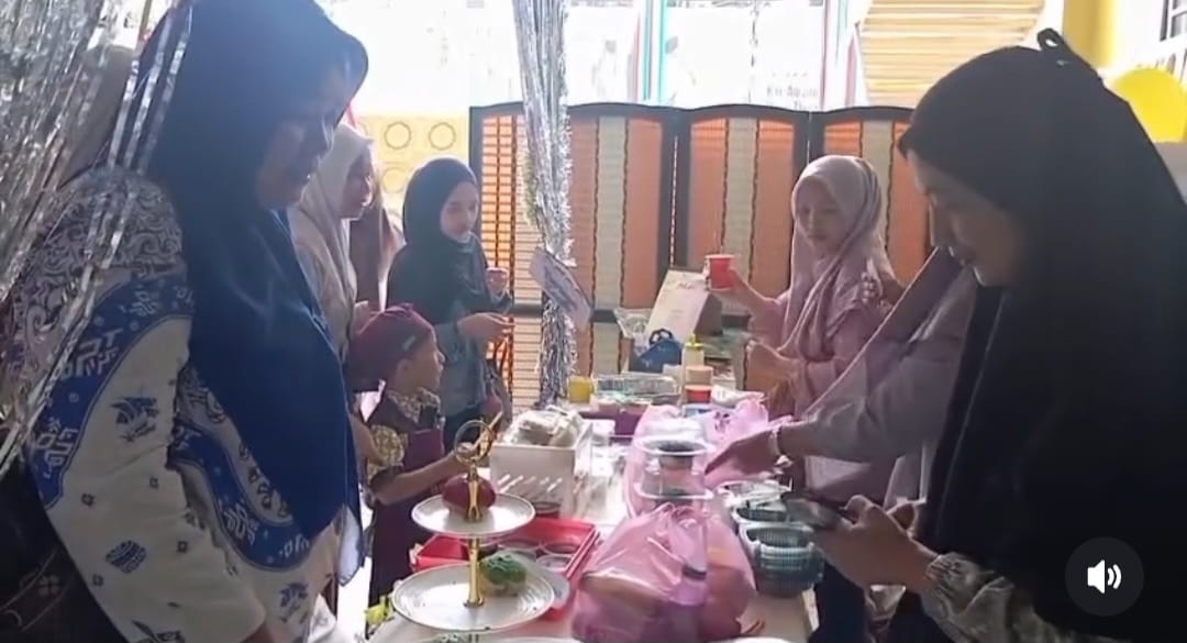 TK AKAR PANRITA MENGGELAR MARKET DAY